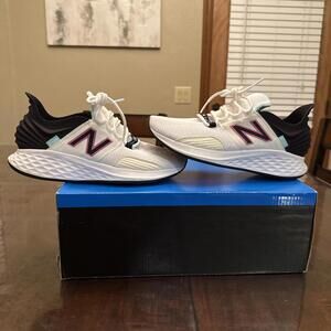 New Balance Fresh Foam Roav v1 Women’s Size 8 White Pink Running Shoes WROAVWB